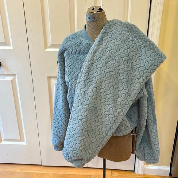 Crave Fame light blue soft fleece 2 piece jogger pants and crop jacket set - Picture 3 of 15